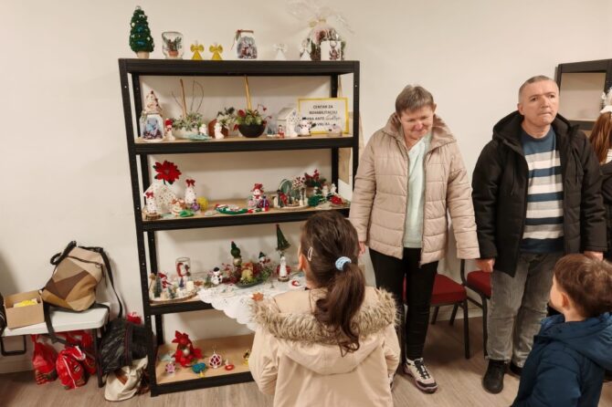 Božićni sajam u Muću